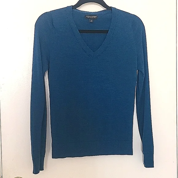 Banana Republic Sweaters Merino Wool Lightweight Vneck Sweater